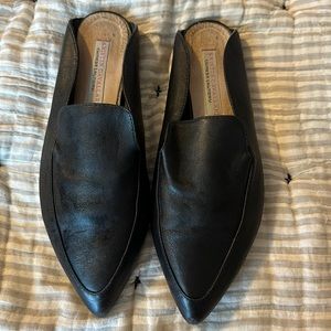 Kristin Cavallari leather slip ok flats